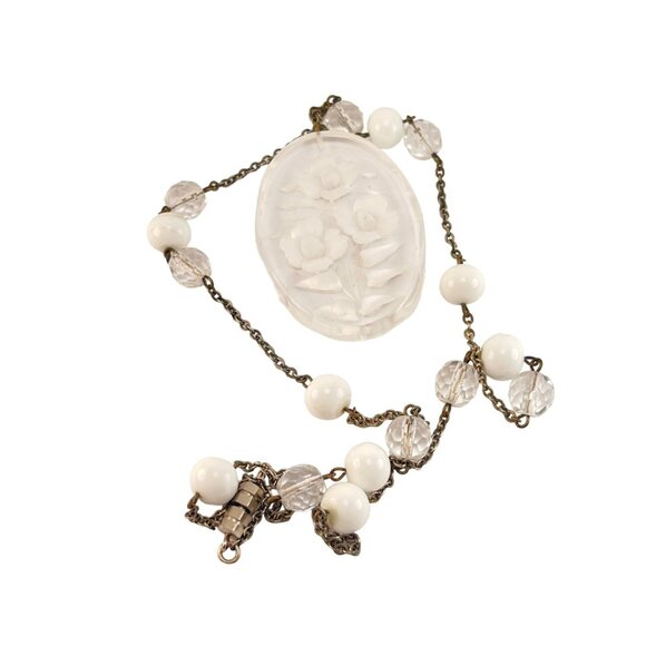 Vintage Floral Lucite Pendant Necklace With White & Clear Beads On Brass Chain - Picture 9 of 9